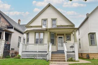 2166 S 6th STREET, Milwaukee, WI 53215