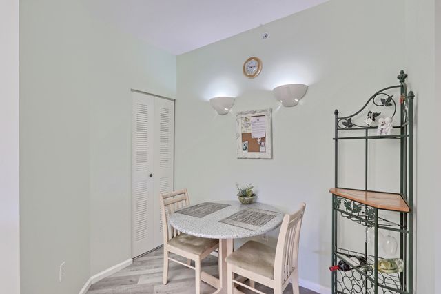 800 Uno Lago Drive 305, Juno Beach, FL 33408