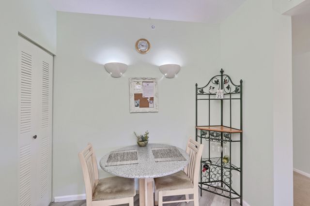 800 Uno Lago Drive 305, Juno Beach, FL 33408