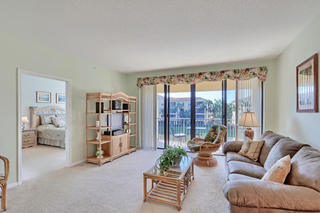 800 Uno Lago Drive 305, Juno Beach, FL 33408