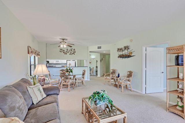 800 Uno Lago Drive 305, Juno Beach, FL 33408