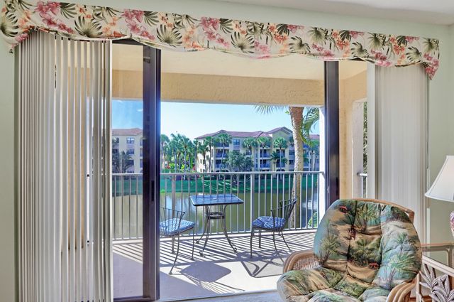 800 Uno Lago Drive 305, Juno Beach, FL 33408