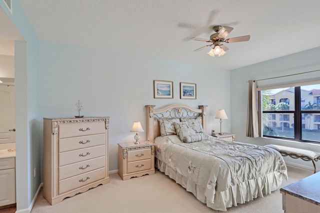 800 Uno Lago Drive 305, Juno Beach, FL 33408