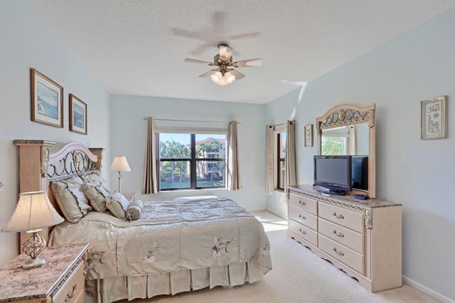 800 Uno Lago Drive 305, Juno Beach, FL 33408