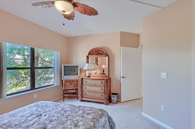 800 Uno Lago Drive 305, Juno Beach, FL 33408