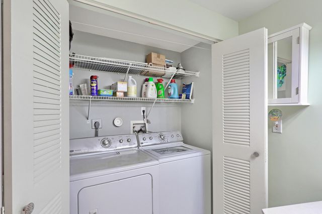 800 Uno Lago Drive 305, Juno Beach, FL 33408