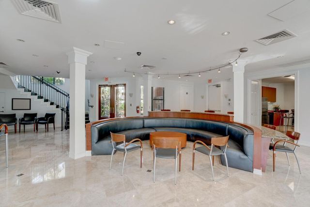 800 Uno Lago Drive 305, Juno Beach, FL 33408