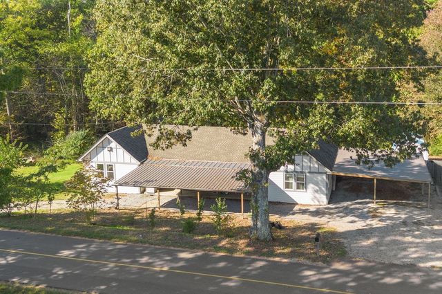 10209 New Hope Rd, Bon Aqua, TN 37025