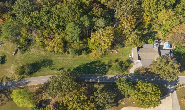 10209 New Hope Rd, Bon Aqua, TN 37025