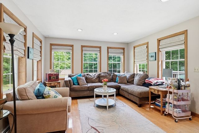 9 Nathaniel Way, Belchertown, MA 01007