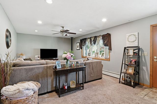 9 Nathaniel Way, Belchertown, MA 01007