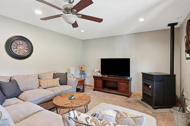 9 Nathaniel Way, Belchertown, MA 01007