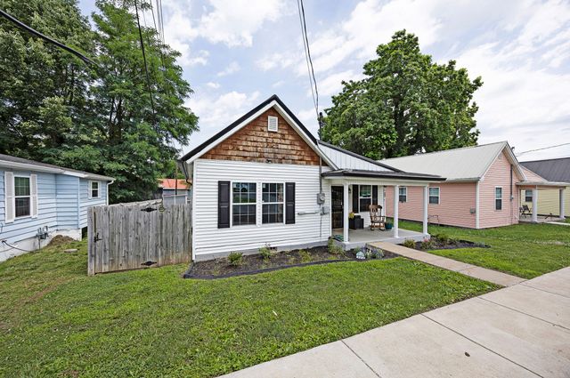 323 E Office Street, Harrodsburg, KY 40330