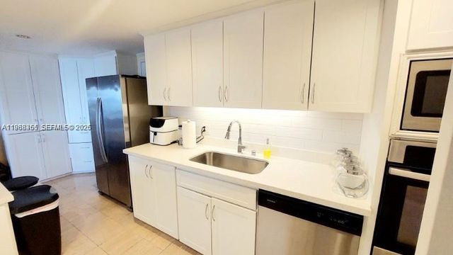 1800 NE 114th St 705, Miami, FL 33181