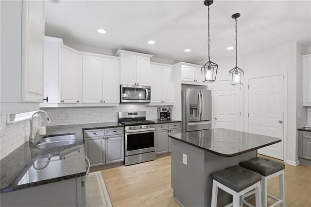810 Whiteoak Terrace, Canton, GA 30115