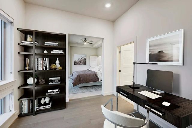 2727 Travis Street 818, Houston, TX 77006