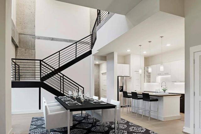 2727 Travis Street 818, Houston, TX 77006