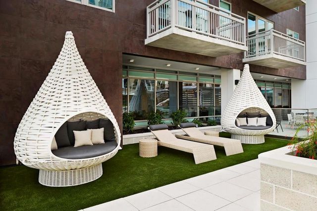 2727 Travis Street 818, Houston, TX 77006