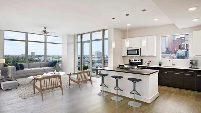 2727 Travis Street 818, Houston, TX 77006