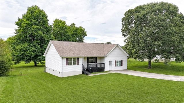 859 Buck Boulevard SE, Calhoun, GA 30701