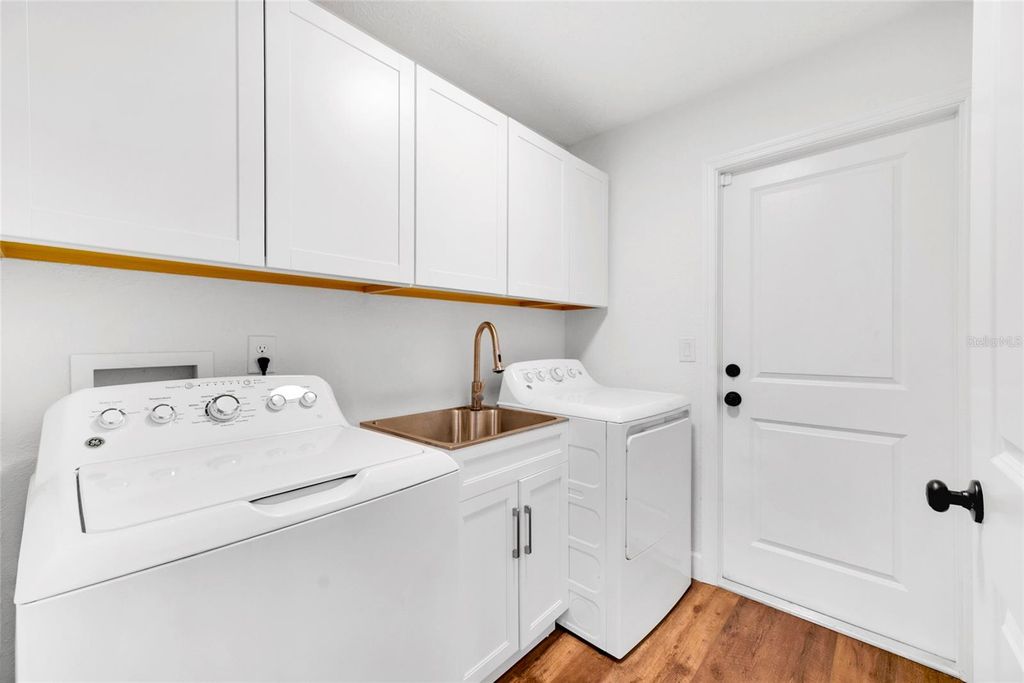 Image 14 of property listing at 2272 ANCHO AVENUE, Spring Hill, FL 34608