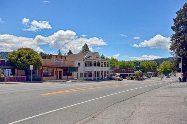 1004 Laurel Avenue, Felton, CA 95018