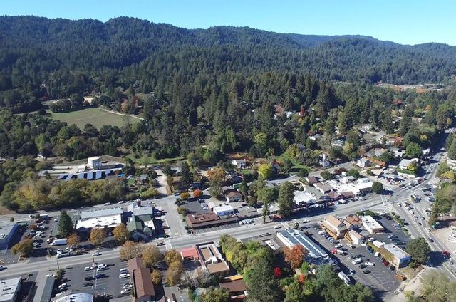 1004 Laurel Avenue, Felton, CA 95018