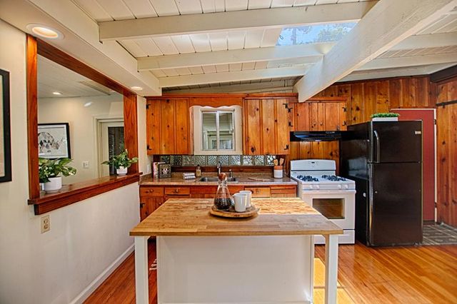1004 Laurel Avenue, Felton, CA 95018