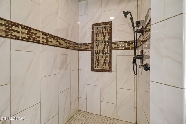 111 Charity Lane, Jamestown, TN 38556