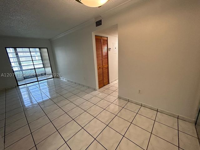 9729 Hammocks Blvd 105E, Miami, FL 33196