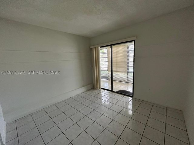 9729 Hammocks Blvd 105E, Miami, FL 33196