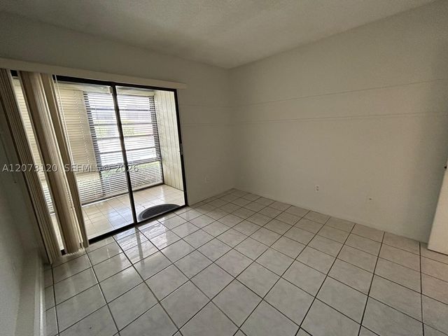 9729 Hammocks Blvd 105E, Miami, FL 33196