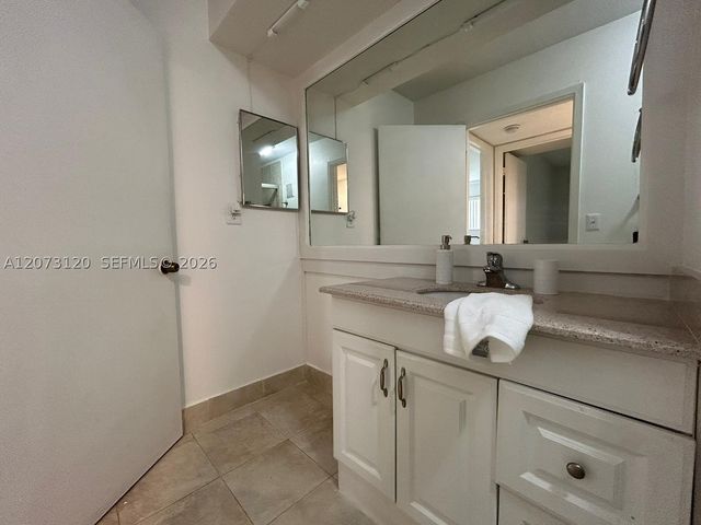 9729 Hammocks Blvd 105E, Miami, FL 33196
