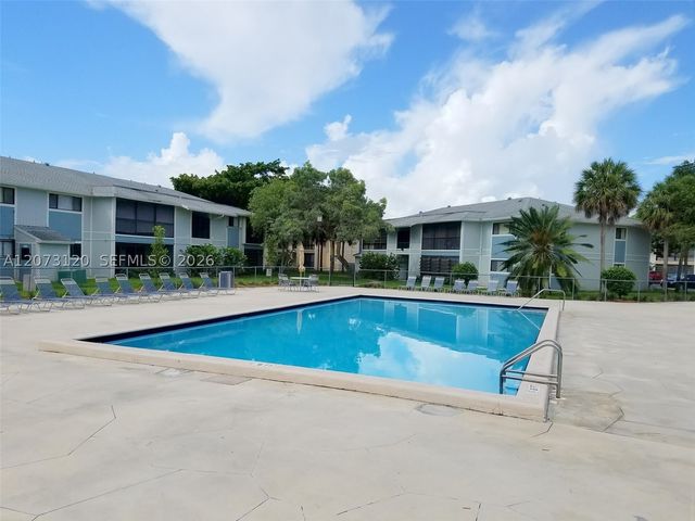 9729 Hammocks Blvd 105E, Miami, FL 33196