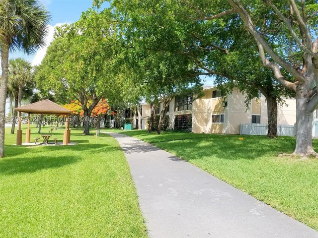 9729 Hammocks Blvd 105E, Miami, FL 33196