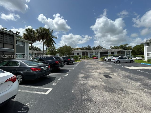 9729 Hammocks Blvd 105E, Miami, FL 33196