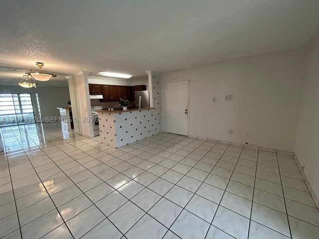 9729 Hammocks Blvd 105E, Miami, FL 33196