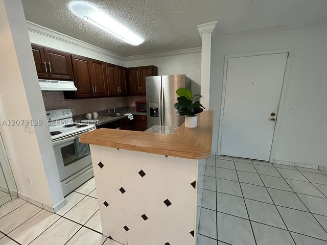 9729 Hammocks Blvd 105E, Miami, FL 33196
