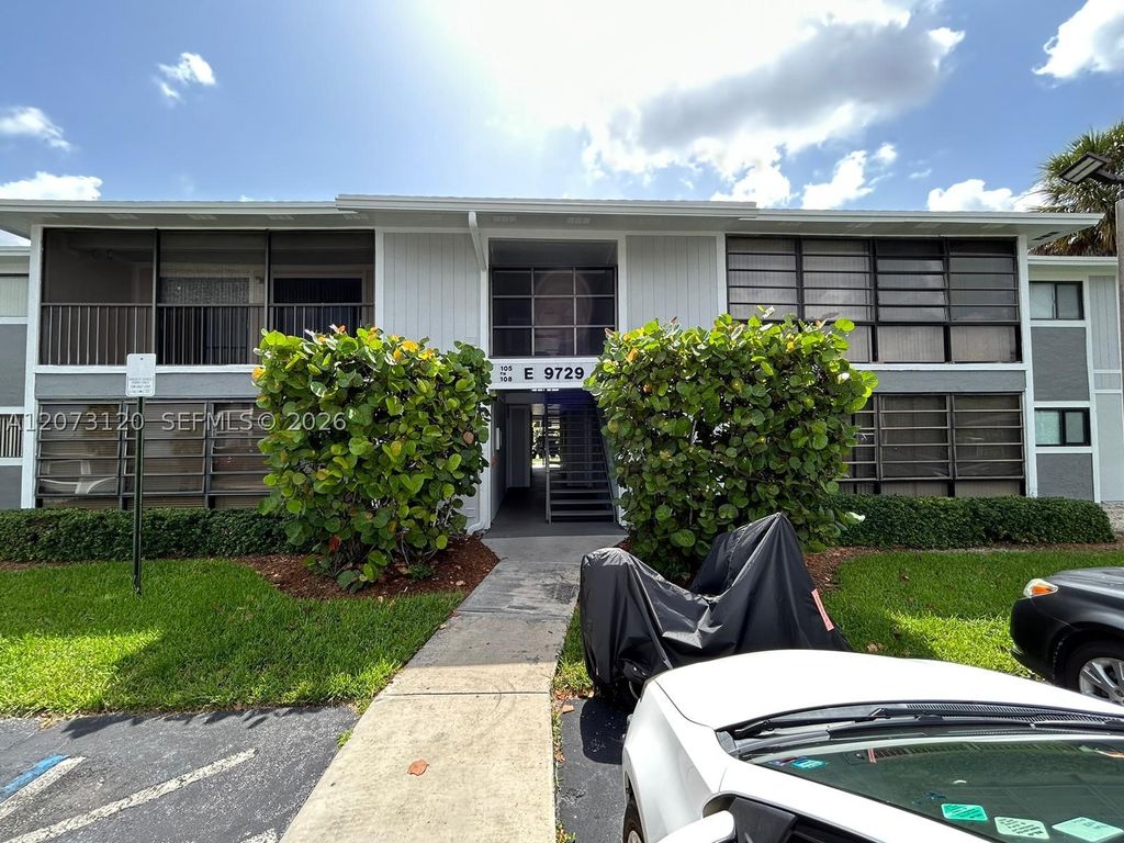 9729 Hammocks Blvd 105E, Miami, FL 33196