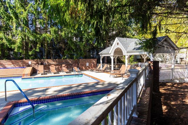 1093 Fairways Blvd Boulevard, Troy, MI 48085