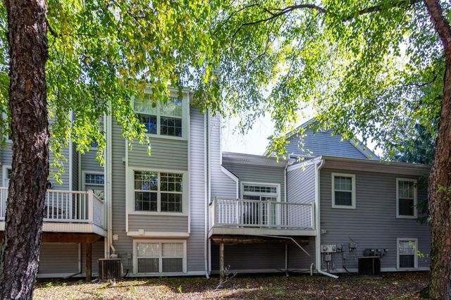 1093 Fairways Blvd Boulevard, Troy, MI 48085