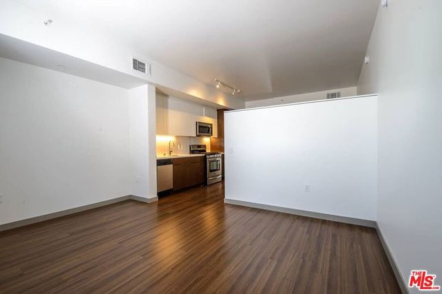 3033 Wilshire Boulevard 903, Los Angeles, CA 90010