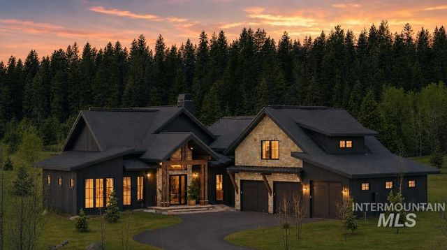 11 Larkspur, McCall, ID 83638