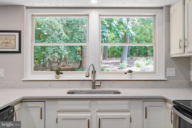 12035 LAKE NEWPORT RD, Reston, VA 20194