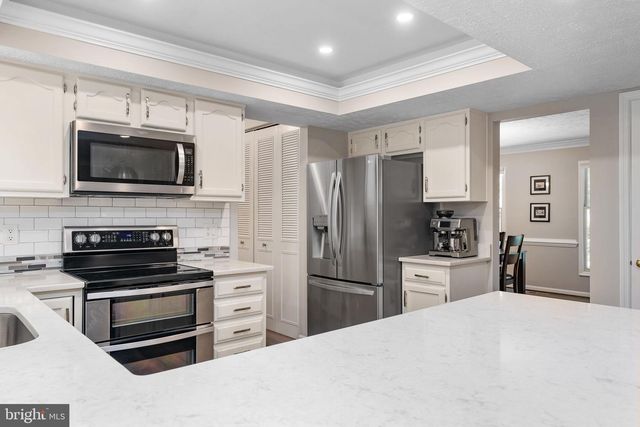 12035 LAKE NEWPORT RD, Reston, VA 20194