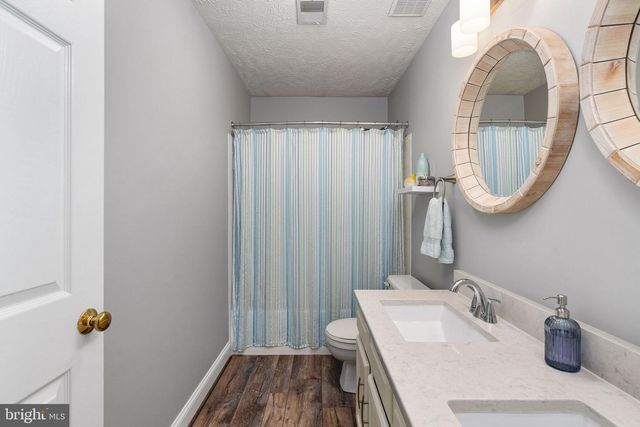 12035 LAKE NEWPORT RD, Reston, VA 20194