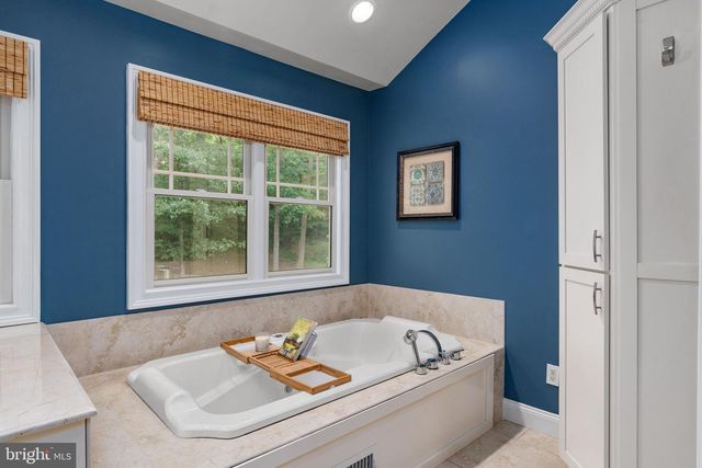 12035 LAKE NEWPORT RD, Reston, VA 20194