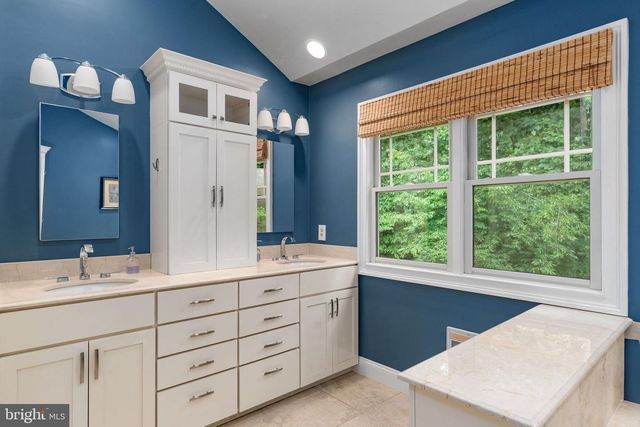 12035 LAKE NEWPORT RD, Reston, VA 20194