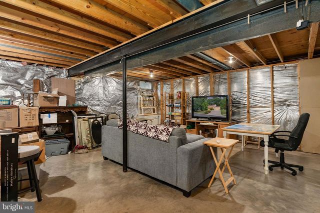 12035 LAKE NEWPORT RD, Reston, VA 20194