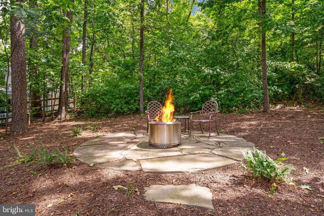 12035 LAKE NEWPORT RD, Reston, VA 20194